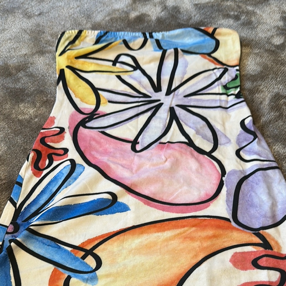 Colorful Strapless Dress with Abstract Floral Design - Picture 2 of 3
